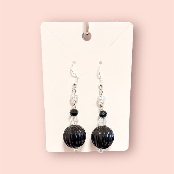 J19 - ⭐️Black Bead Earrings. 2/$30 - Picture 1 of 1